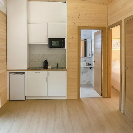 Compostela - A Carballeira Camping *